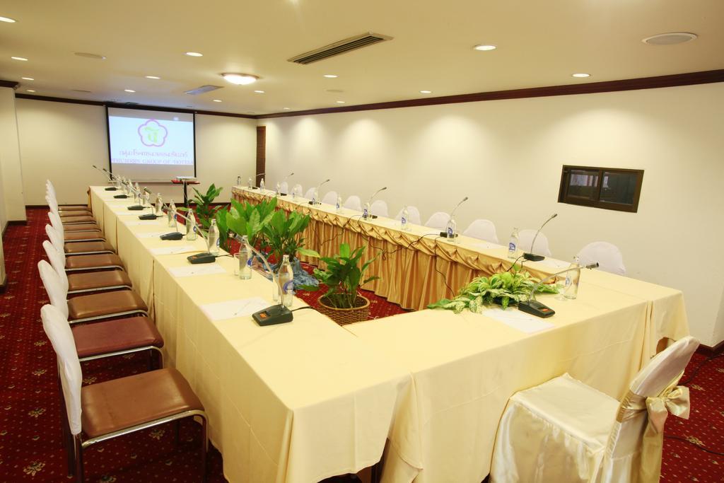 Thumrin Hotel Транг Экстерьер фото